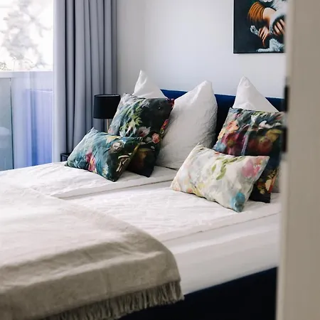 Design - Free Parking Apartman